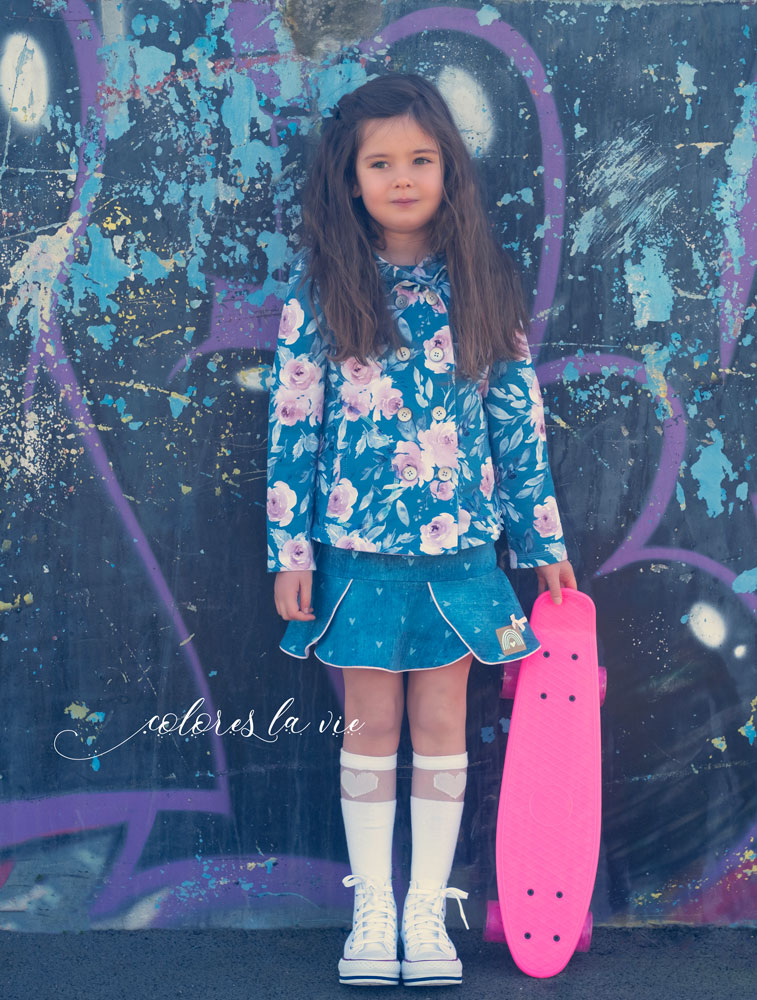 Jupe à volants et veste capuche