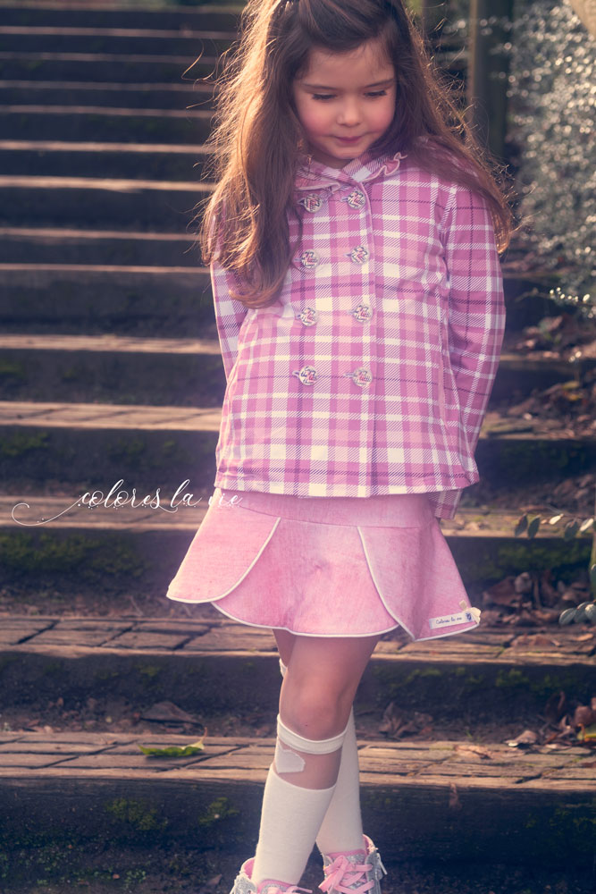 Jupe à volants et veste capuche